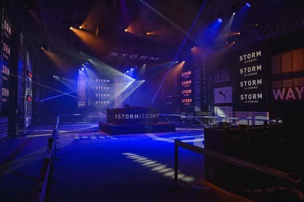 Ünlüler spor ayakkabı partisinde buluştu