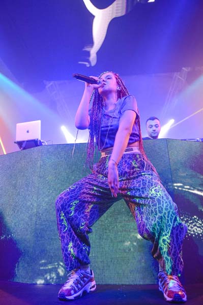 Ünlüler spor ayakkabı partisinde buluştu