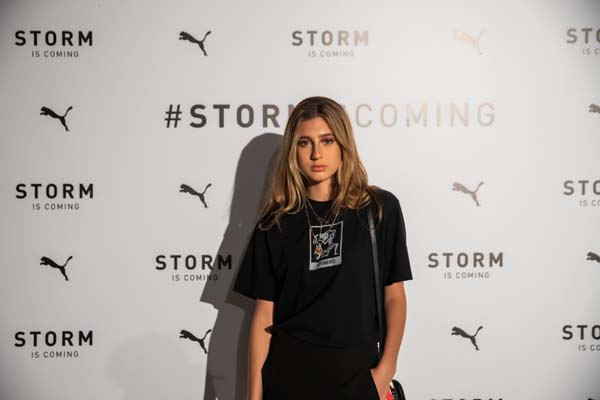 Ünlüler spor ayakkabı partisinde buluştu