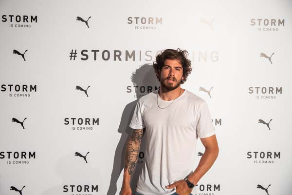 Ünlüler spor ayakkabı partisinde buluştu