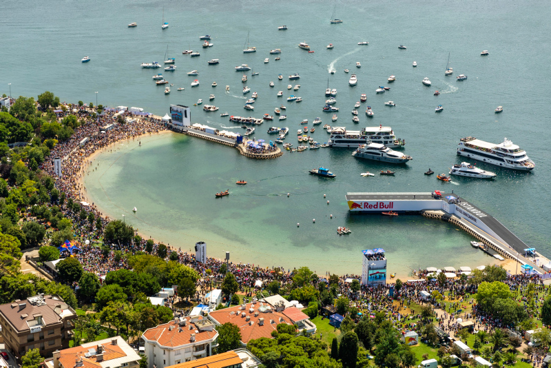 Ünlüler İstanbul'daki etkinlikte bir araya geldi