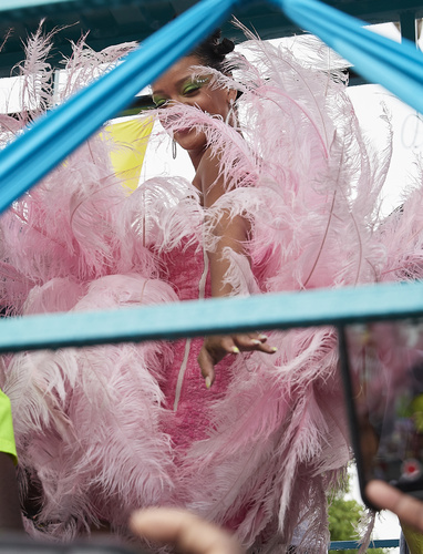 Rihanna Crop Over festivalinin ilgi odağı oldu