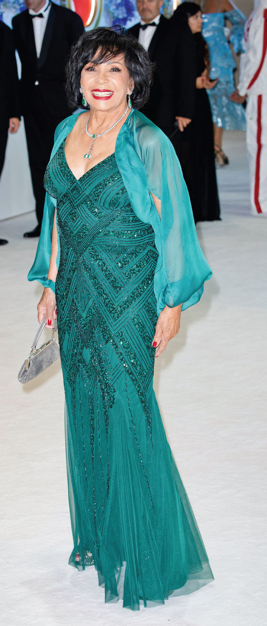 Yardım balosunda şıklık yarışı