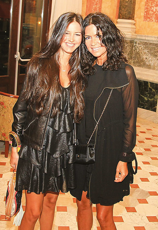 Stil ikizi anne-kızlar