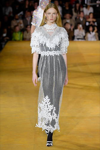 Burberry 2020 İlkbahar/Yaz koleksiyonu