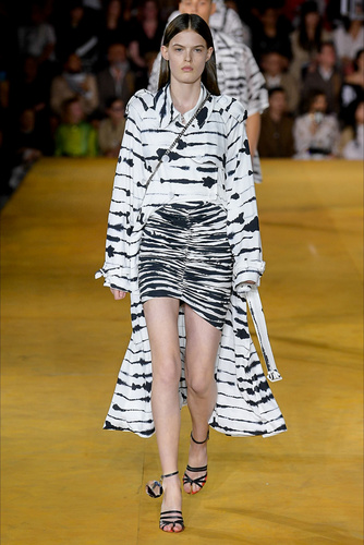 Burberry 2020 İlkbahar/Yaz koleksiyonu