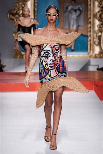 Moschino 2020 İlkbahar/Yaz koleksiyonu