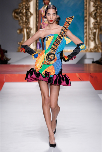 Moschino 2020 İlkbahar/Yaz koleksiyonu