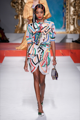 Moschino 2020 İlkbahar/Yaz koleksiyonu