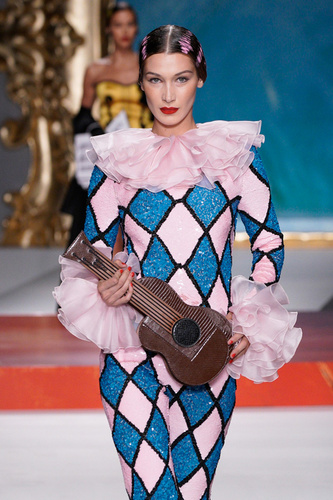 Moschino 2020 İlkbahar/Yaz koleksiyonu