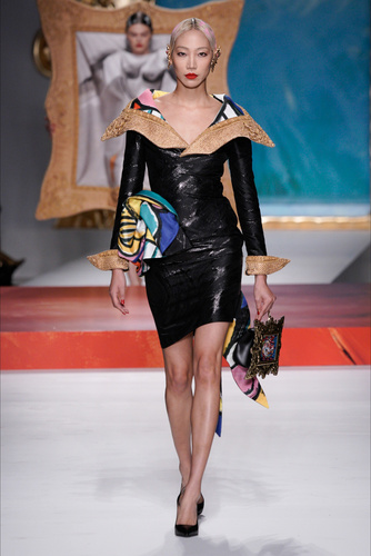 Moschino 2020 İlkbahar/Yaz koleksiyonu