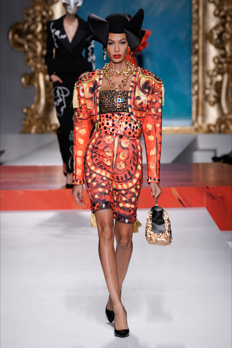 Moschino 2020 İlkbahar/Yaz koleksiyonu