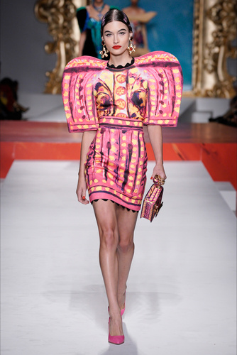 Moschino 2020 İlkbahar/Yaz koleksiyonu