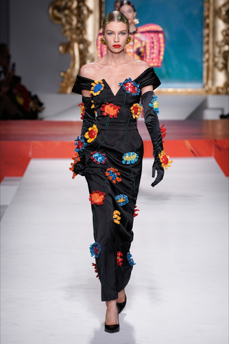 Moschino 2020 İlkbahar/Yaz koleksiyonu