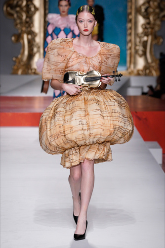 Moschino 2020 İlkbahar/Yaz koleksiyonu