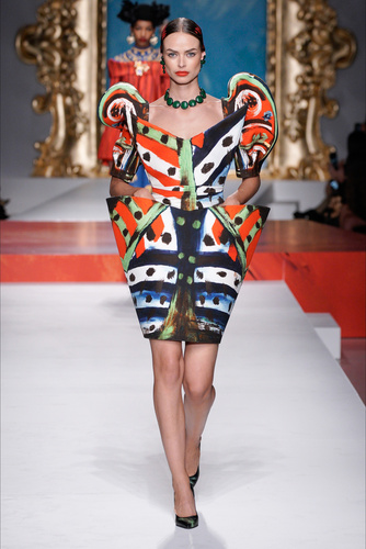 Moschino 2020 İlkbahar/Yaz koleksiyonu