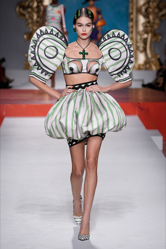 Moschino 2020 İlkbahar/Yaz koleksiyonu