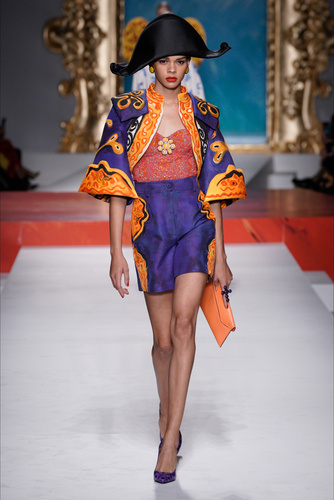 Moschino 2020 İlkbahar/Yaz koleksiyonu