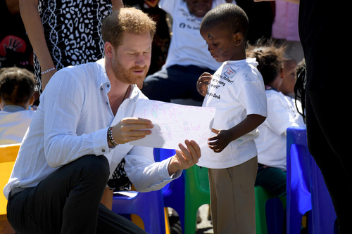 Meghan Markle ve Prens Harry'nin Güney Afrika ziyareti başladı
