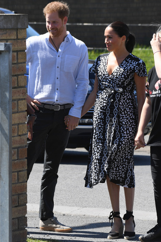 Meghan Markle ve Prens Harry'nin Güney Afrika ziyareti başladı