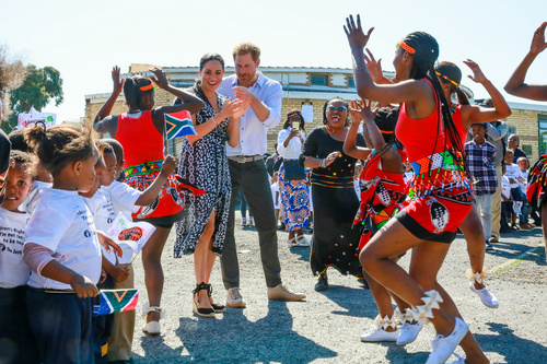 Meghan Markle ve Prens Harry'nin Güney Afrika ziyareti başladı