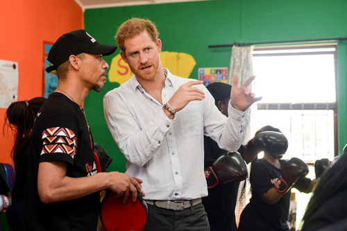 Meghan Markle ve Prens Harry'nin Güney Afrika ziyareti başladı