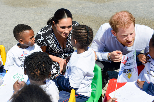 Meghan Markle ve Prens Harry'nin Güney Afrika ziyareti başladı