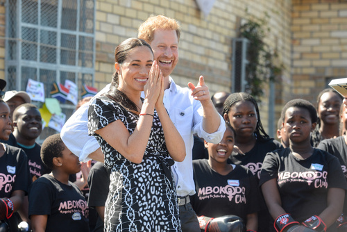 Meghan Markle ve Prens Harry'nin Güney Afrika ziyareti başladı