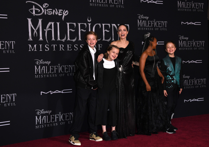 Angelina Jolie, galaya çocuklarıyla katıldı