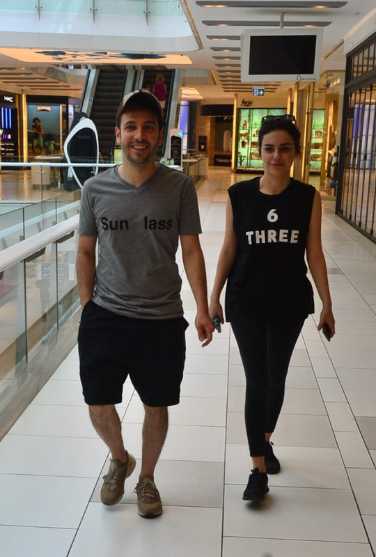 Ünlü çiftten hayranlarını üzen haber!