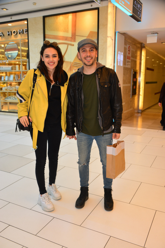 Ünlü çiftten hayranlarını üzen haber!