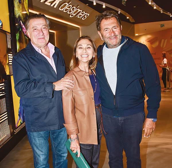 Yeni mağaza partiyle açıldı