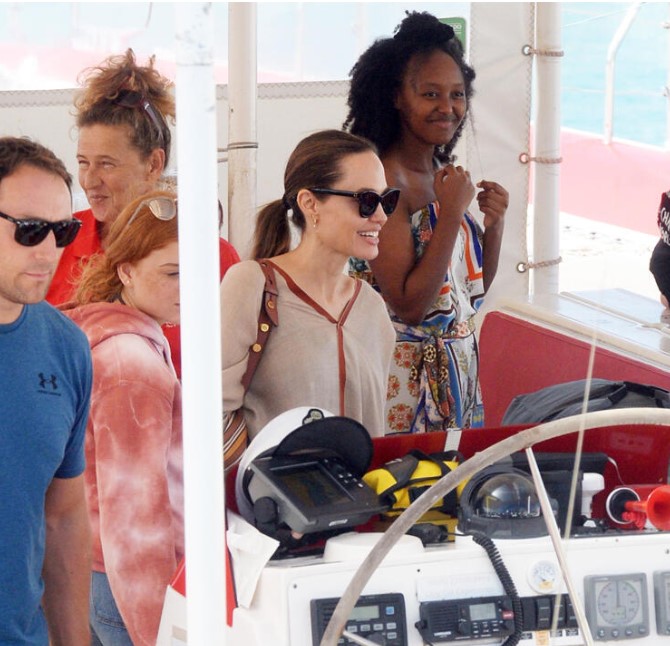 Yeni filminin setine ara verildi, soluğu çocuklarının yanında aldı!