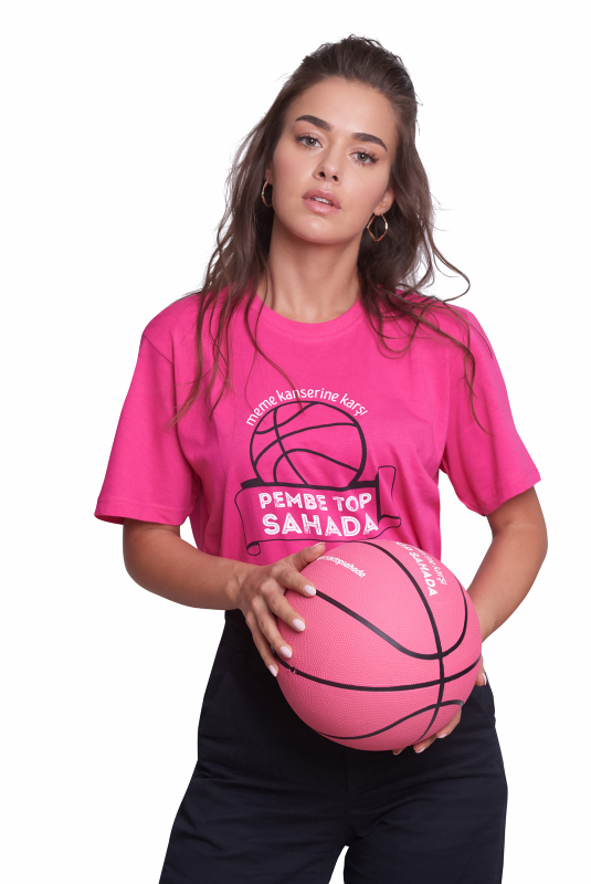 Güzel oyuncunun yeni filmi: "Mest-i Aşk"