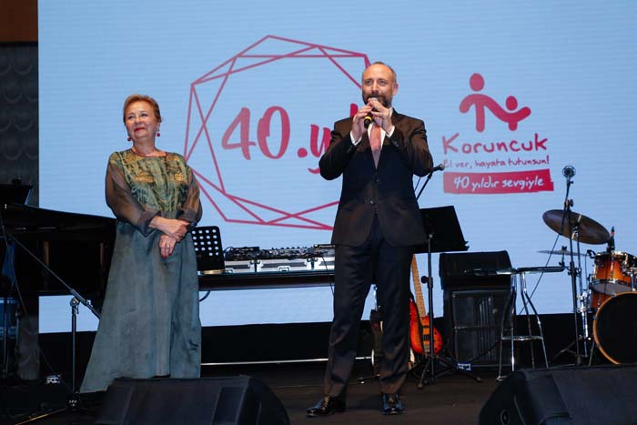 Koruncuk vakfı 40.yılını ünlü sanatçılarla ve bağışçılarıyla birlikte kutladı