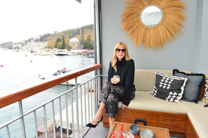 Yeni mağazaya görkemli açılış