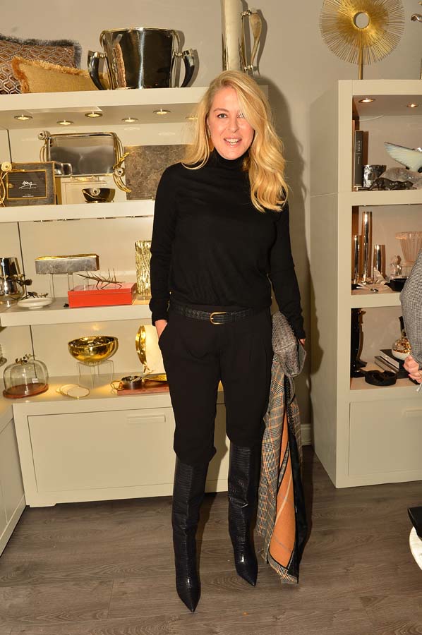 Yeni mağazaya görkemli açılış