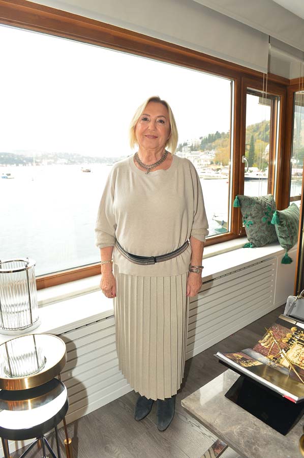 Yeni mağazaya görkemli açılış