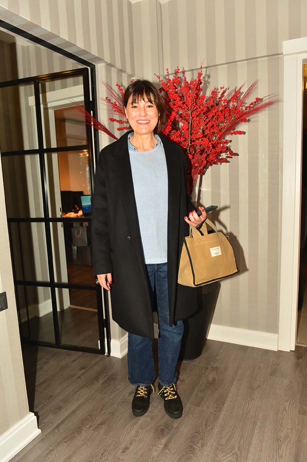 Yeni mağazaya görkemli açılış