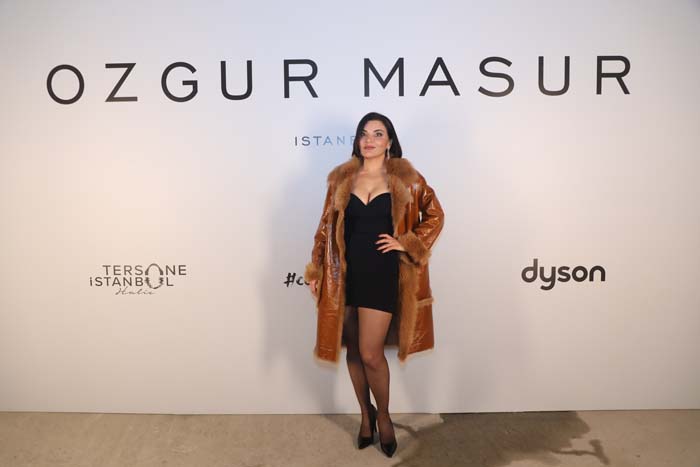 Özgür Masur defilesine yoğun ilgi