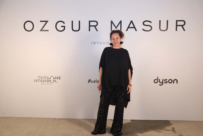 Özgür Masur defilesine yoğun ilgi