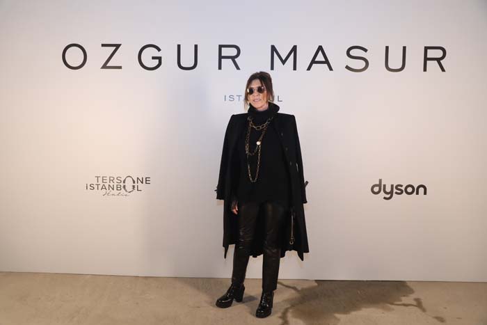 Özgür Masur defilesine yoğun ilgi