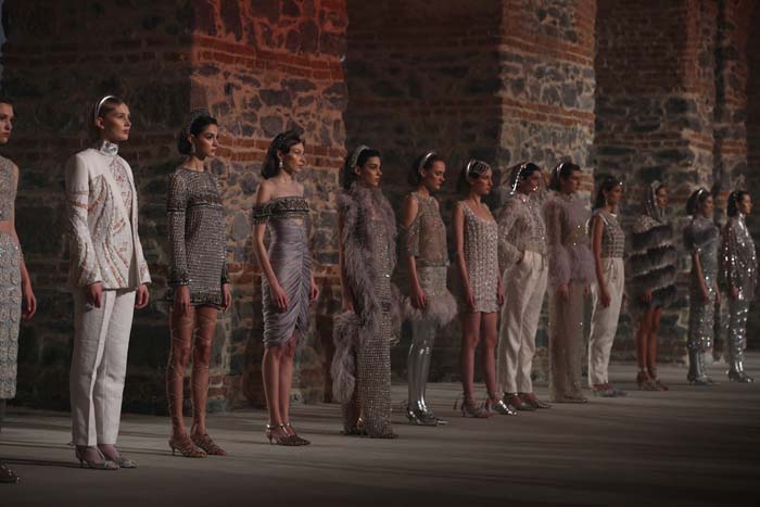 Özgür Masur defilesine yoğun ilgi