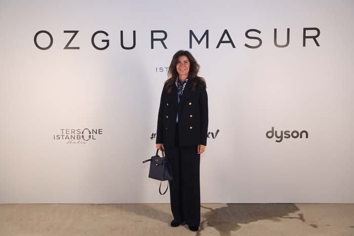 Özgür Masur defilesine yoğun ilgi