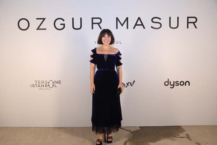 Özgür Masur defilesine yoğun ilgi