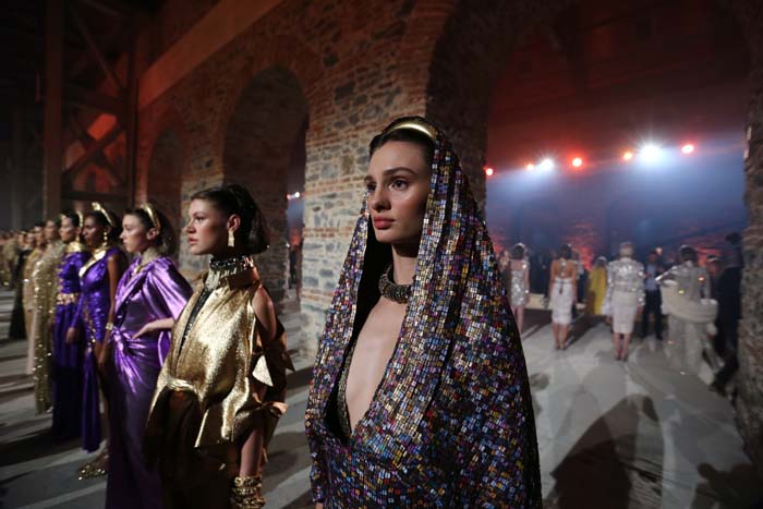 Özgür Masur defilesine yoğun ilgi