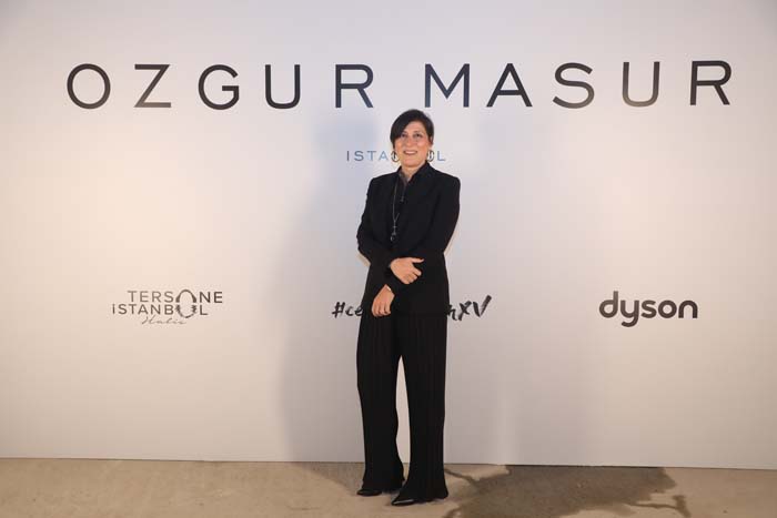 Özgür Masur defilesine yoğun ilgi