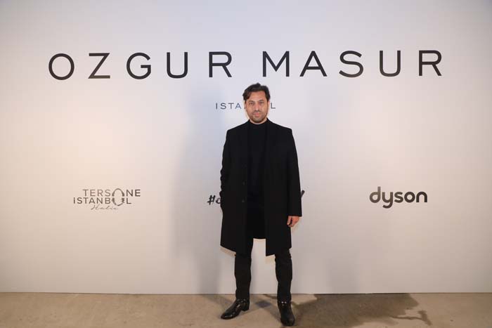 Özgür Masur defilesine yoğun ilgi