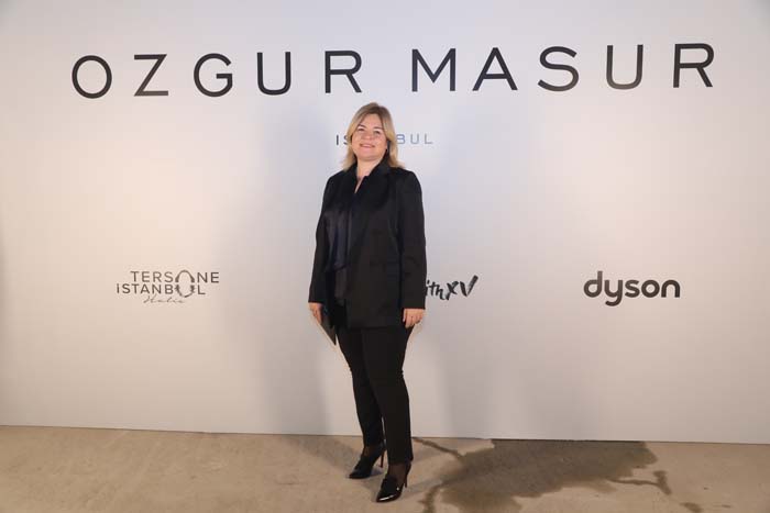 Özgür Masur defilesine yoğun ilgi