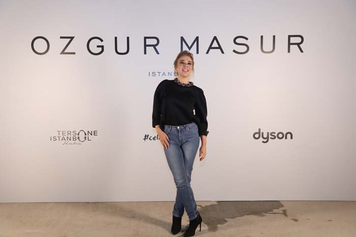 Özgür Masur defilesine yoğun ilgi